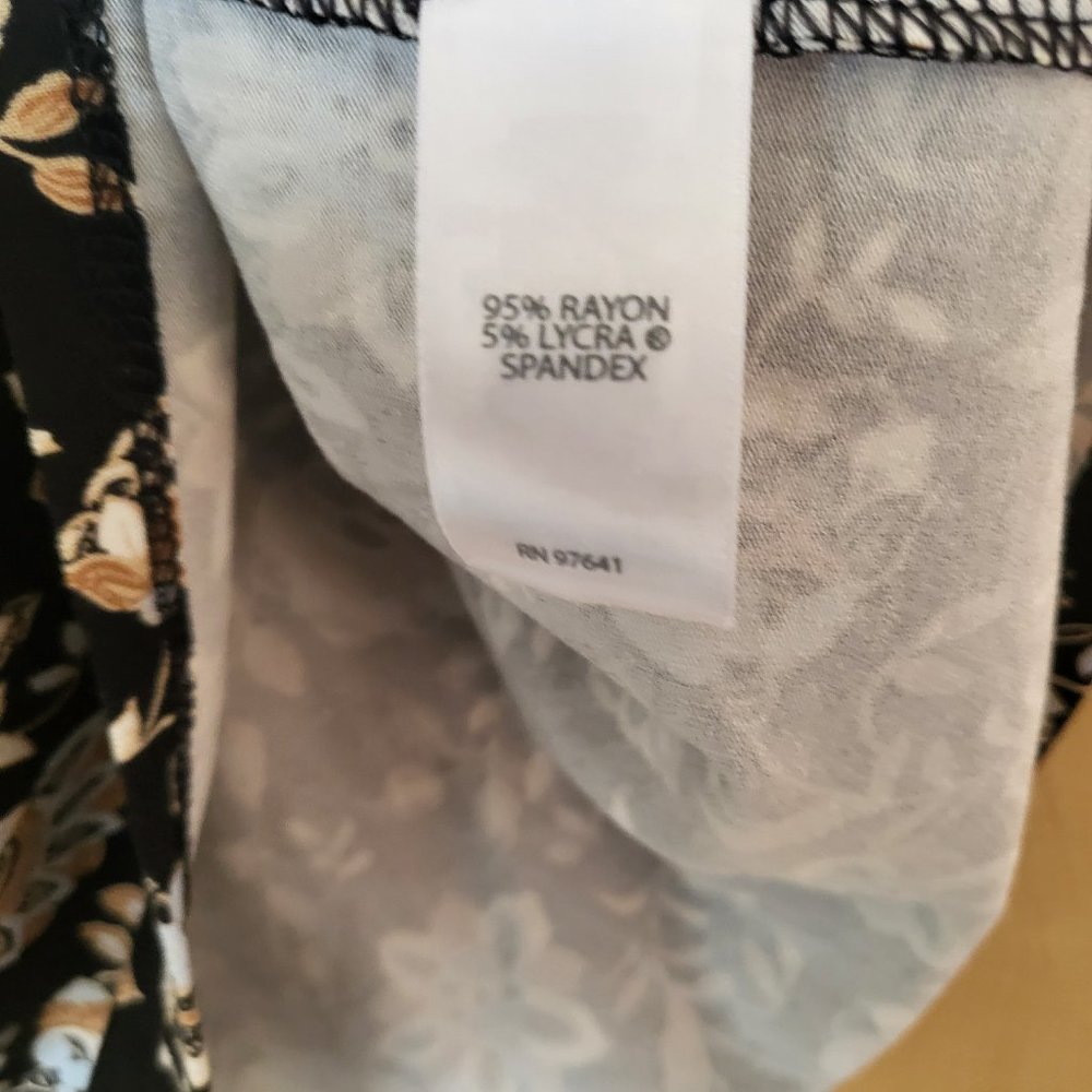 J. Jill Wearever NWOT V-Neck Black Paisley Print Top - Picture 8 of 10